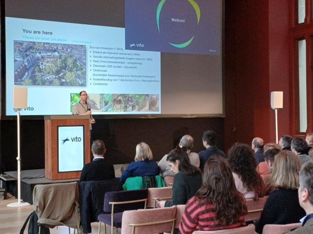 Raf Theunissen presenting at Founding Fathers 2024